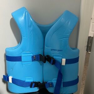 TRC Super-Soft Youth Medium Life Jacket | US Coast Guard Approved | Like New